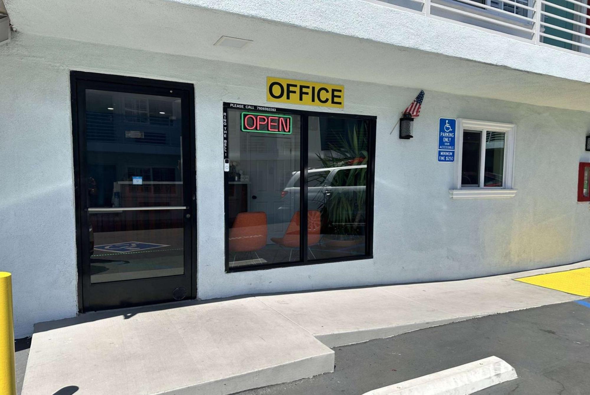 Super 8 By Wyndham Oceanside Downtown Hotel Ngoại thất bức ảnh